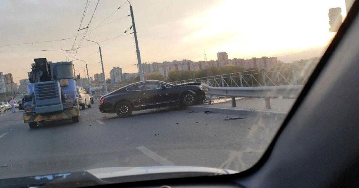 «ВСК» должна выплатить администрации Новосибирска 900 тыс. р. за аварию с Bentley