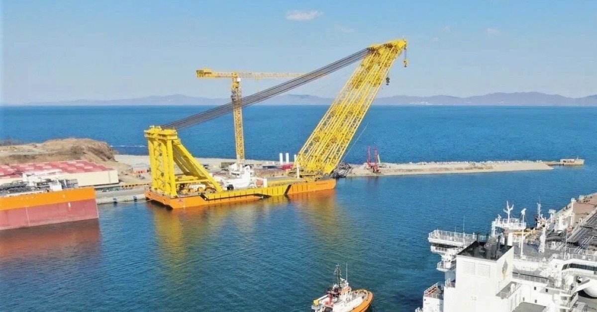 Купленный в Китае самый большой плавучий кран России повредили при буксировке: теперь «СОГАЗ» требует ₽848 млн